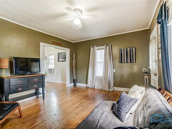 3rd image of 224 Troup Ave