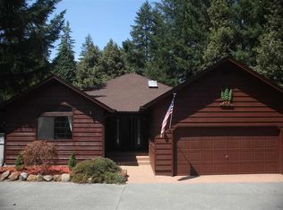 355 Valley View Dr, Gasquet, CA 95543