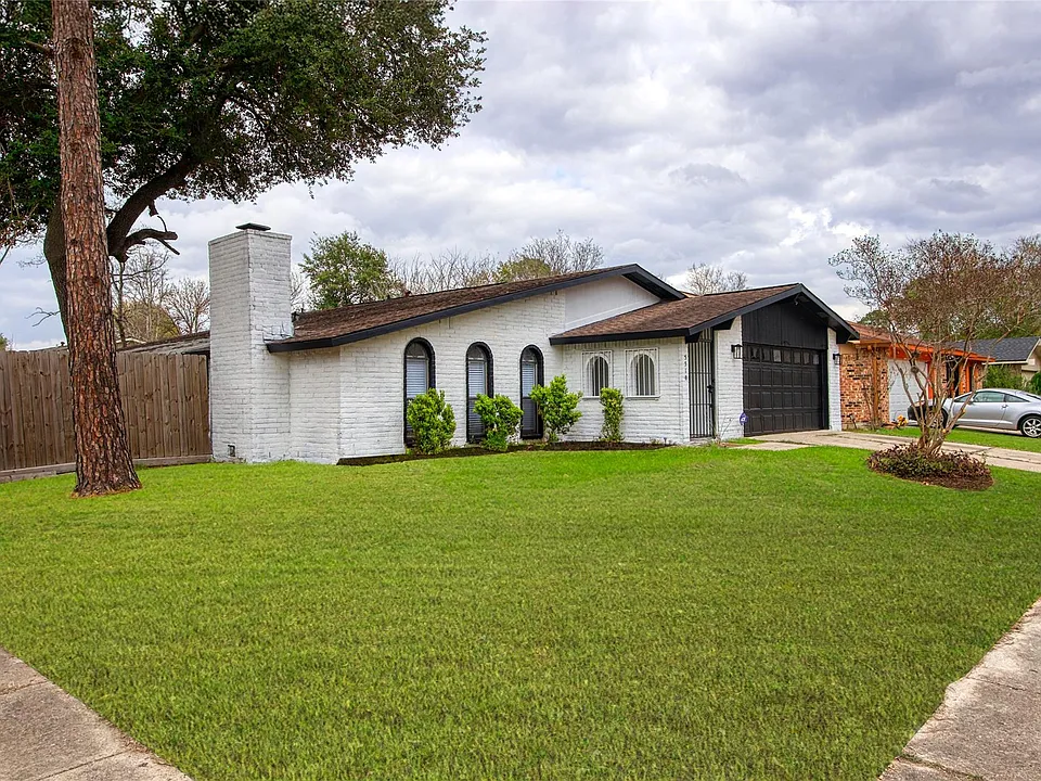 5510 Hickory Forest Dr