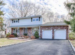 29 Ironwood Dr, Parsippany Troy Hills Twp, NJ 07950
