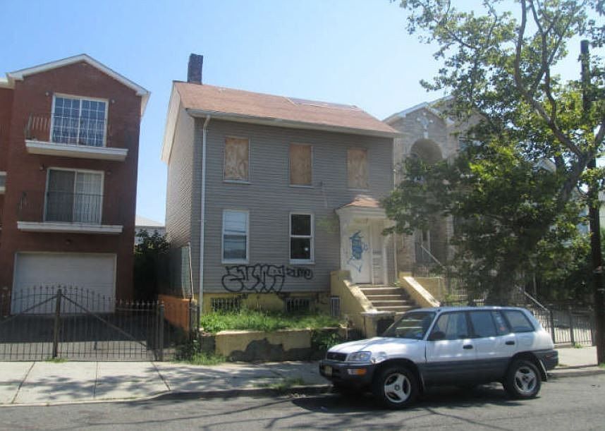 1st image of 169 Sussex Ave