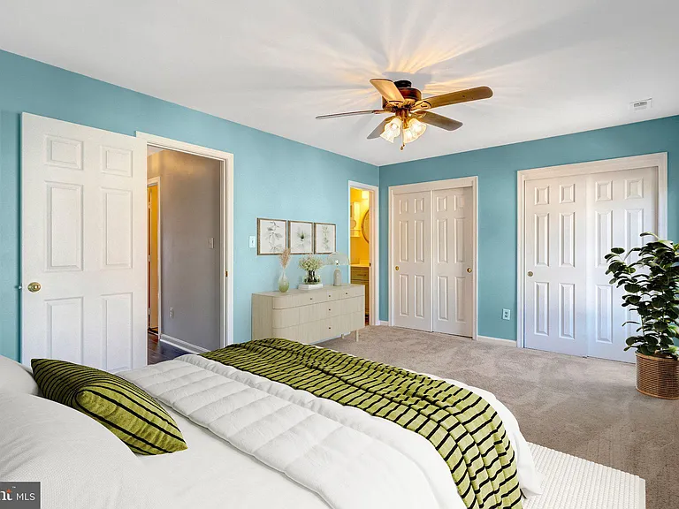 14716 Grobie Pond Ln — Photo 24