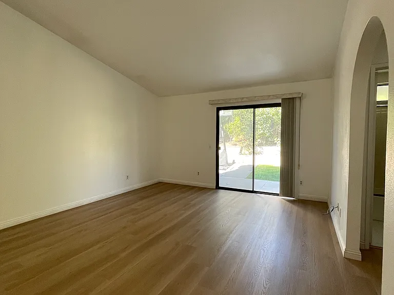 1214 Vassar Ln — Photo 21