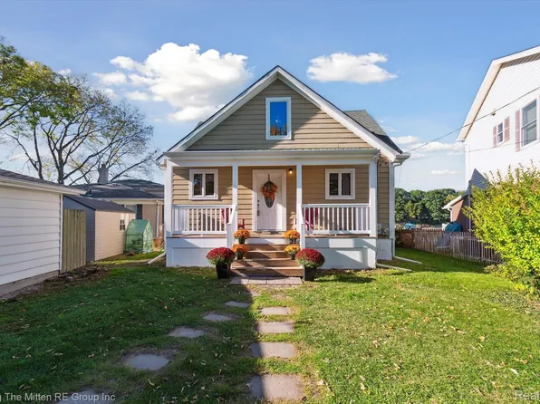 181 Potter Dr, Belleville, MI 48111