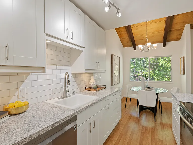 255 S Rengstorff Ave #172 — Photo 4