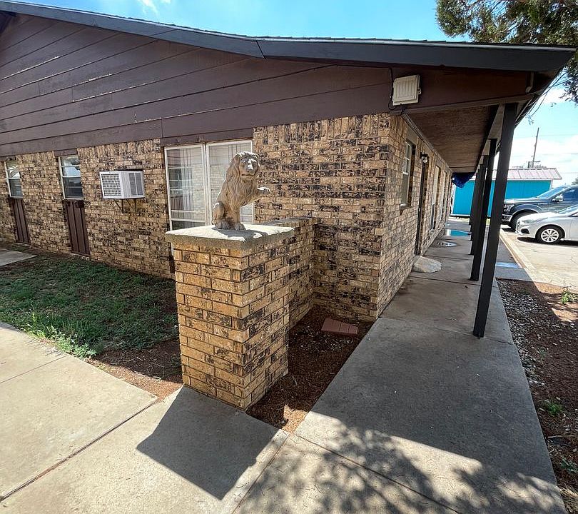 1st image of 109 Sasser Dr #1