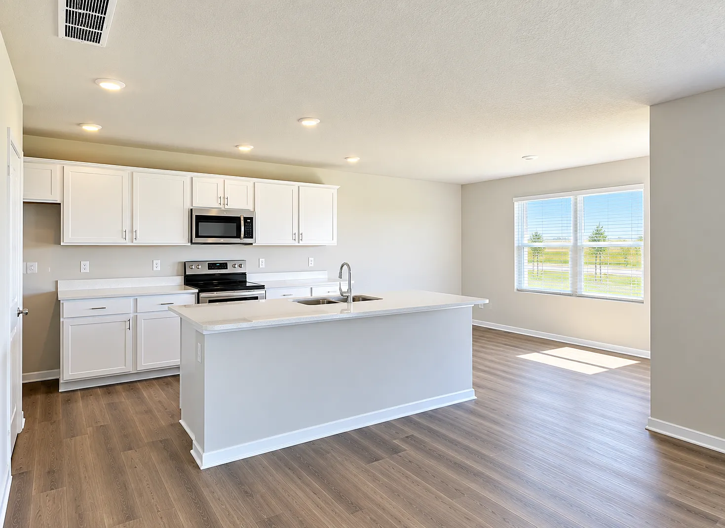 4 bed, 1844 sqft, $2,500 — Photo 4
