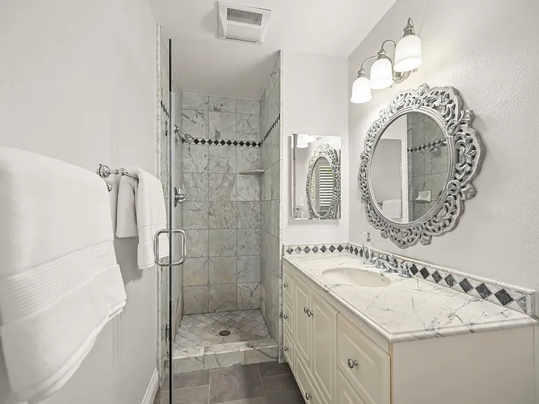 1660 Green Valley Rd — Photo 12