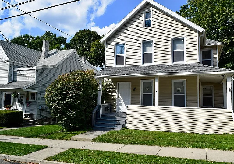 Lathrop Ave — Photo 1