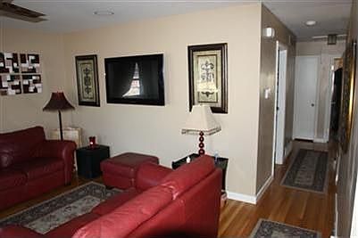 5th image of 608 Laramie Dr