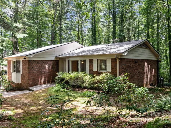 201 Arbor Ln, Hendersonville, NC 28791