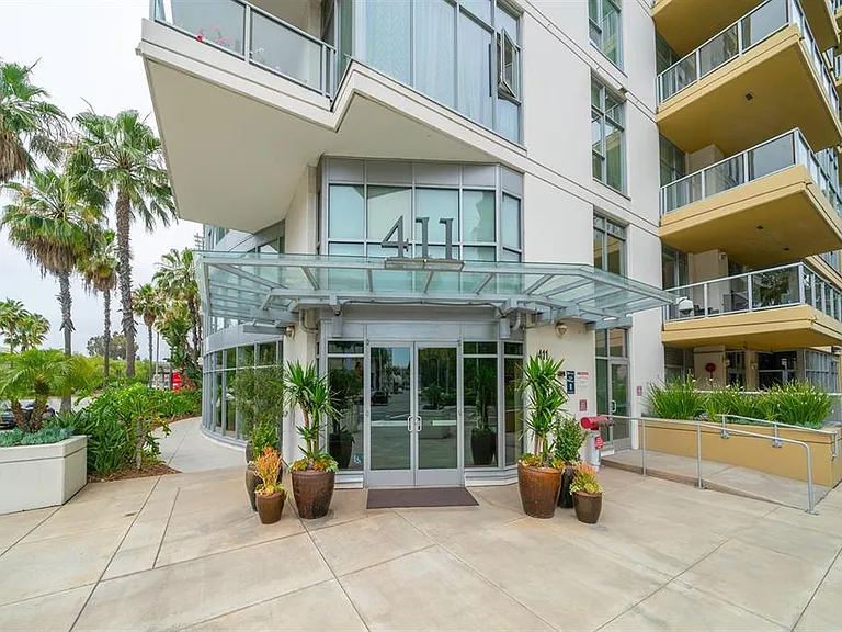 411 W Seaside Way #1105 — Photo 3