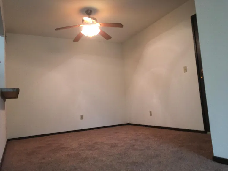 W69N905 Evergreen Ct — Photo 10