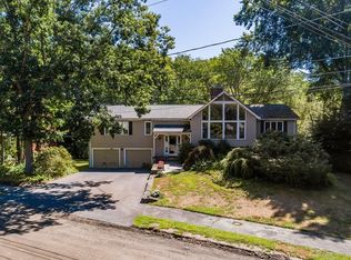 8 Paddock Ln, Lexington, MA 02421