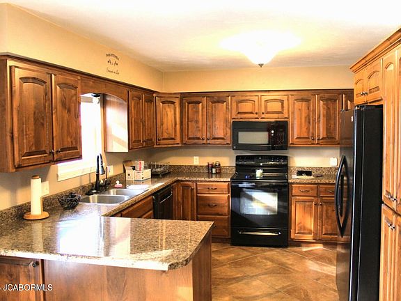 4th image of 319 W Forest Ln