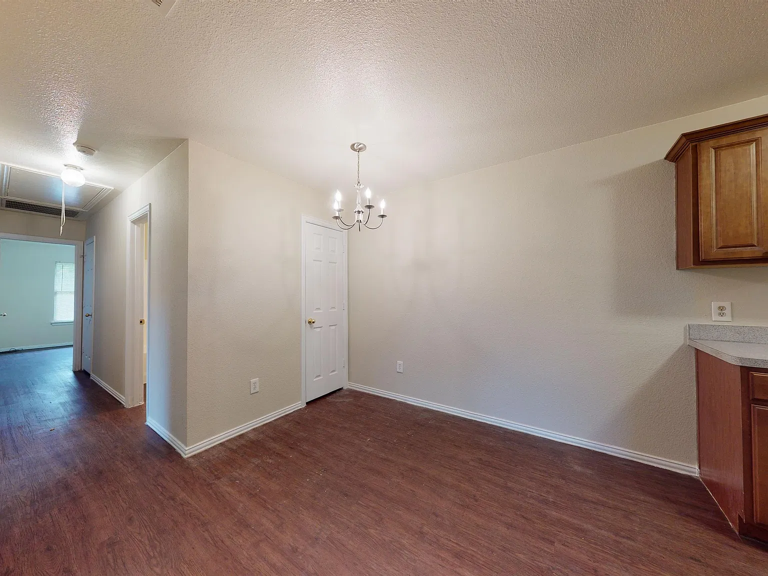 3621 San Rose Dr — Photo 3