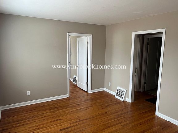 2nd image of 1390 E Duchesne Dr