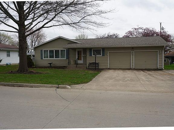 2nd image of 107 E Pioneer Rd