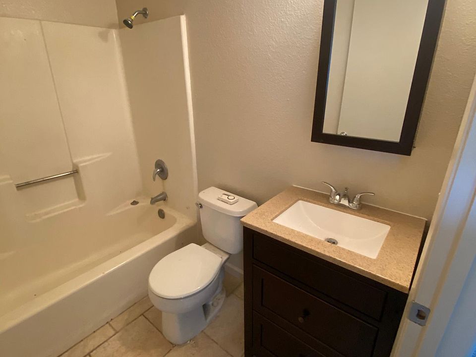2nd image of 158 E Riverside Dr #C