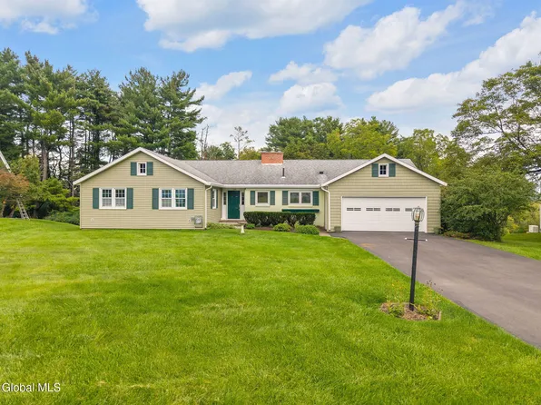 1104 Merlin Drive, Schenectady, NY 12309