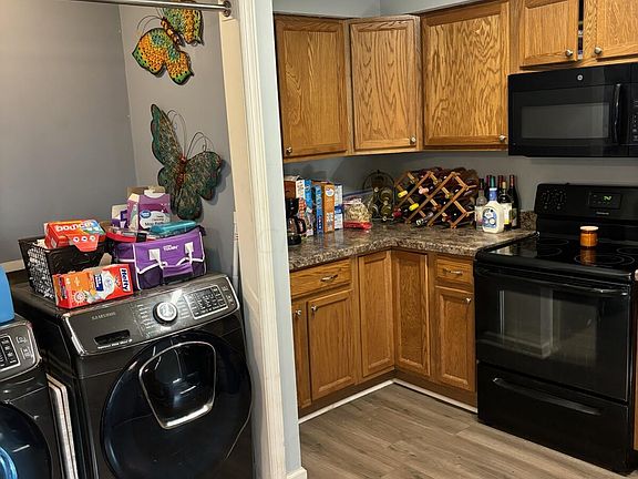 2nd image of 254 Jacqueline Dr