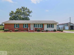 761 Crows Foot Rd, Mount Olive, NC 28365