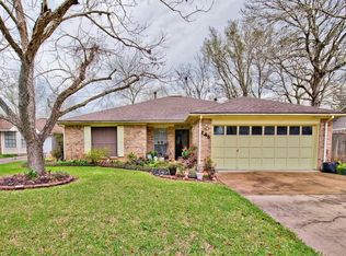 146 Daffodil St, Lake Jackson, TX 77566