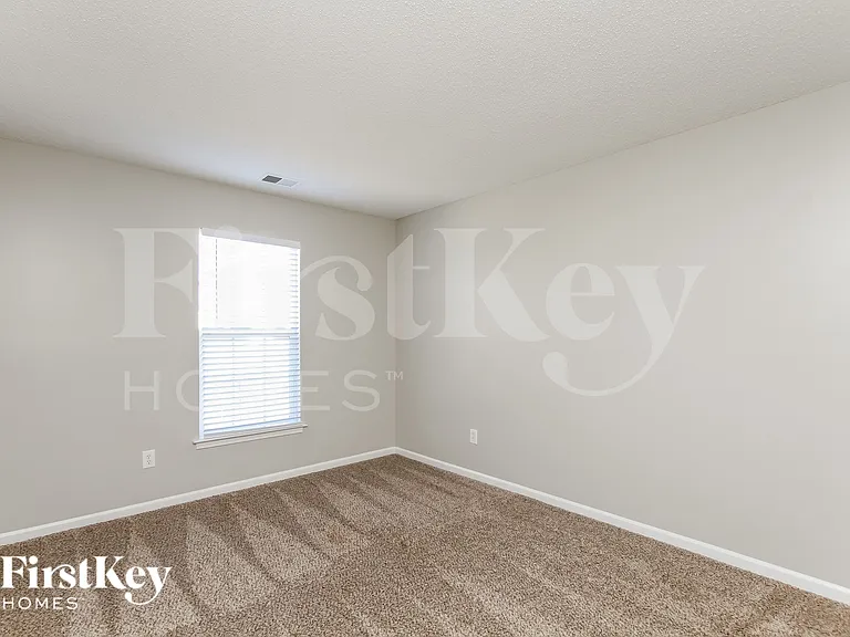 2816 Bridgeville Ln — Photo 12