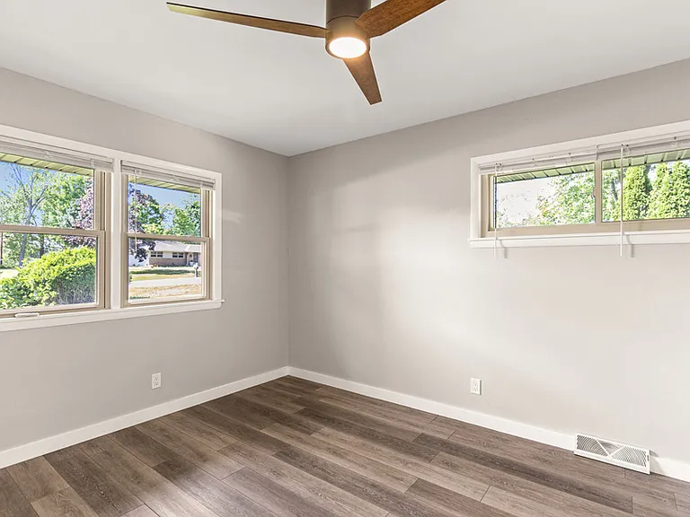 N58W18330 Juniper Ln — Photo 18