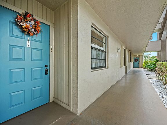 3rd image of 900 Colony Point Circle #121