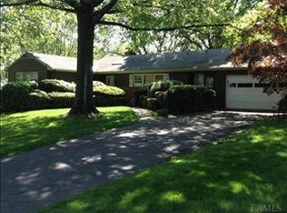 27 Alfred Ln, New Rochelle, NY 10804