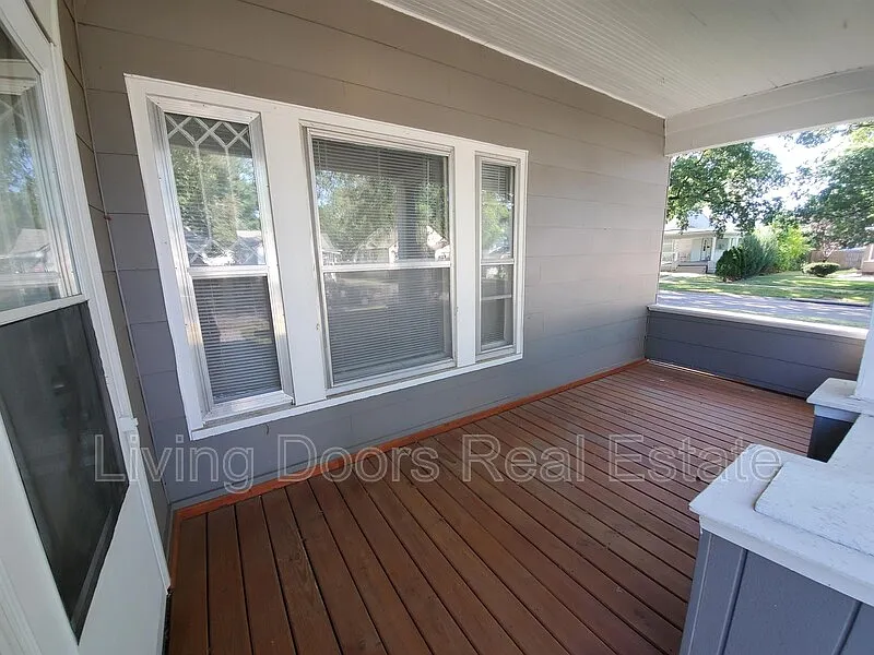 3 bed, 2.0 bath, 1139 sqft, $1,410 — Photo 4