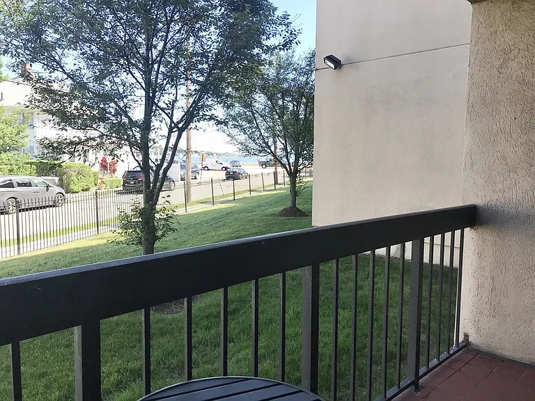 677 Quincy Shore Dr — Photo 15