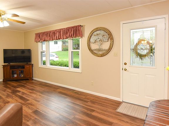4th image of 503 Hampton Ct