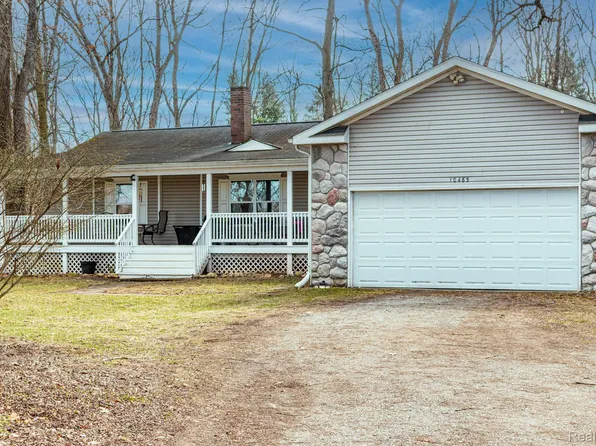 10465 Silver Lake Rd, Byron, MI 48418
