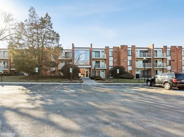 300 W Fullerton Ave APT 130, Addison, IL 60101