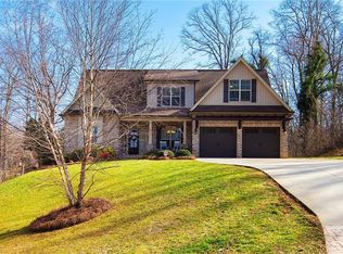 673 Willowbrook Ln, Winston Salem, NC 27104