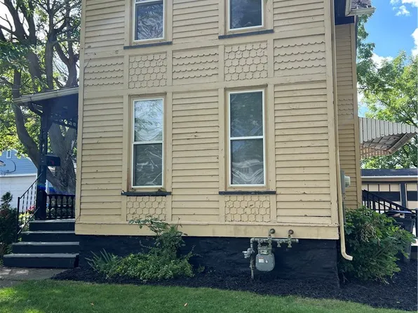 41 Maple St, Batavia, NY 14020