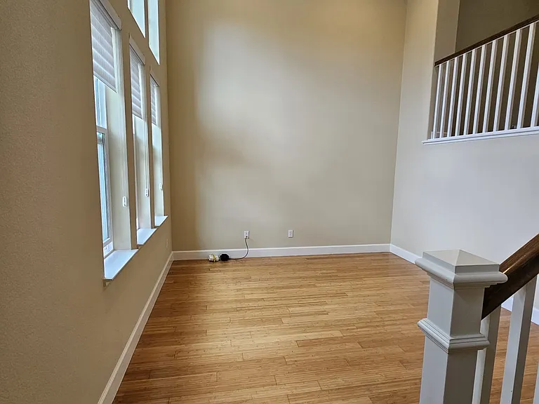 205 Pender Ln — Photo 2