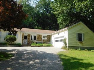 15 Lakes Pond Rd, Waterford, CT 06385