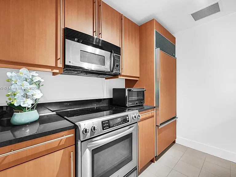 1435 Brickell Ave #3401 — Photo 25
