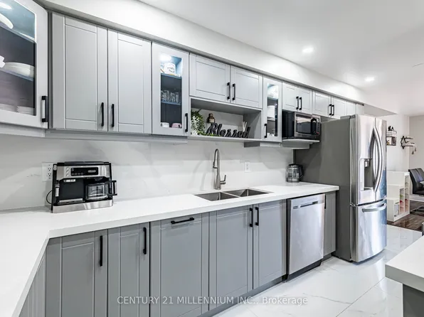 100 Monaco Ct, Brampton, ON L7A 1X2