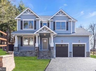 8 Church St, Stockton, NJ 08559