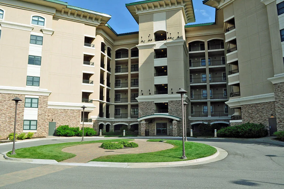 100 Bridgewater Pointe Pl Unit 206 photo 1
