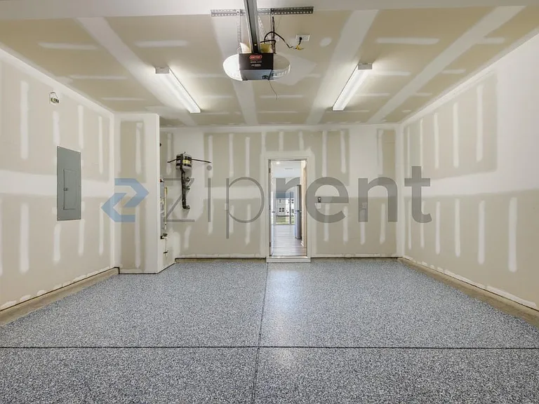 6212 Old Tavern Dr — Photo 36