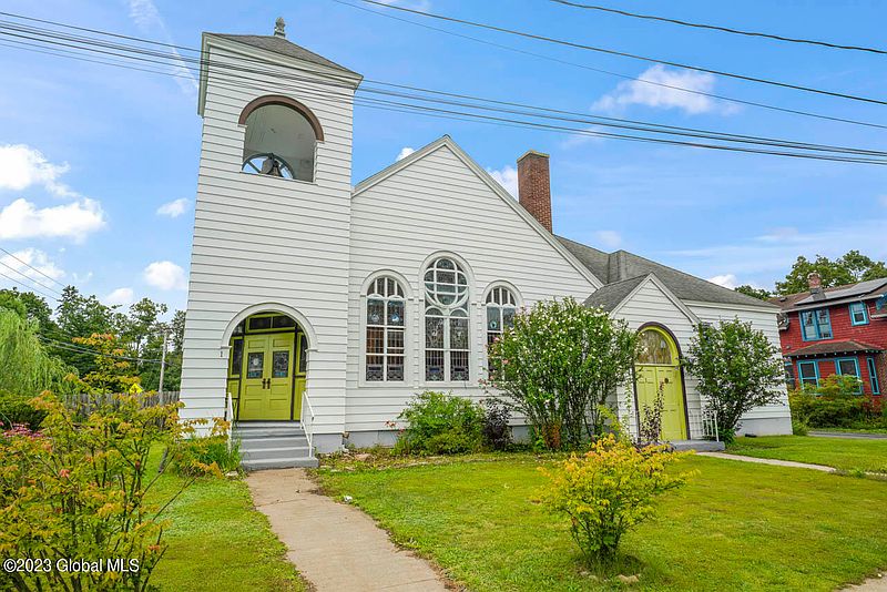2nd image of 1 Maple Avenue