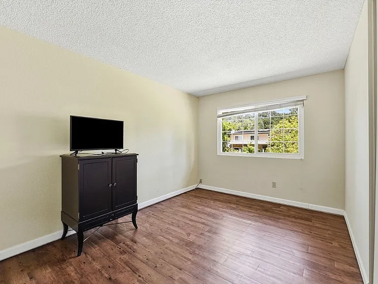 3283 Cambridge Rd — Photo 23