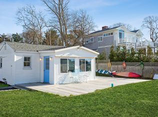 18 Penny Ln, Hampton Bays, NY 11946