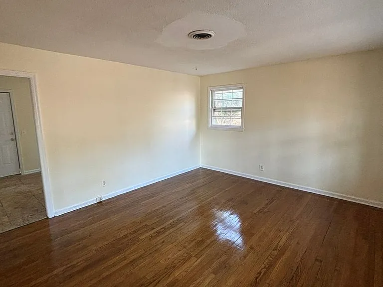 209 Mayfair Dr — Photo 14