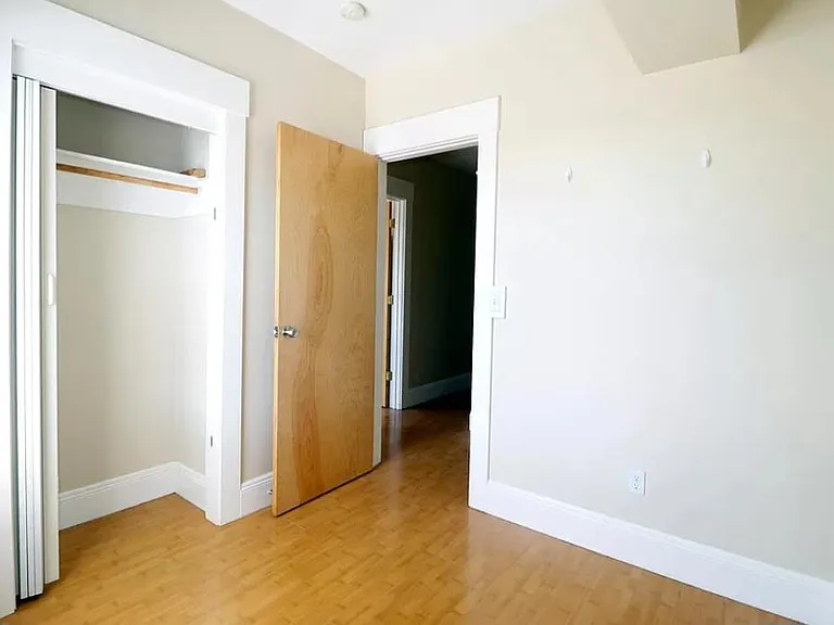 2597 Telegraph Ave #B — Photo 11